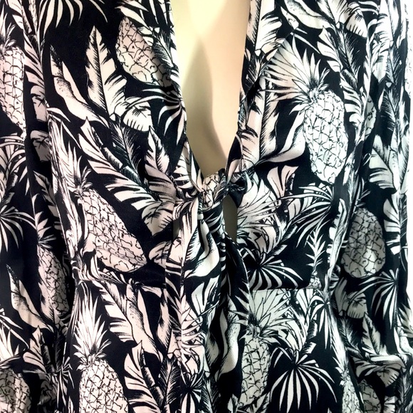 Elie Tahari stunning front tie dress, size 6, NWT retail 495 - Picture 8 of 10